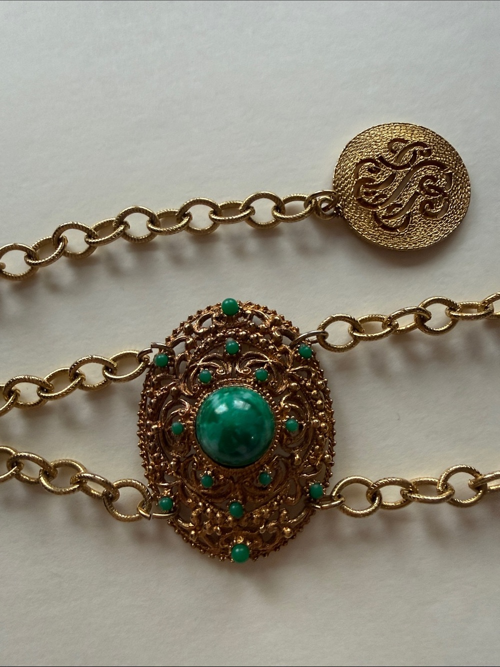 Elegant Gold-Tone Chain Belt with Green Cabochon Accents Size 34 1/2” Women’s